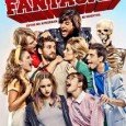 Promoción fantasma Un profesor que en ocasiones ve muertos. Tiene que lograr que los cinco chicos aprueben y se pero los cinco están muertos.